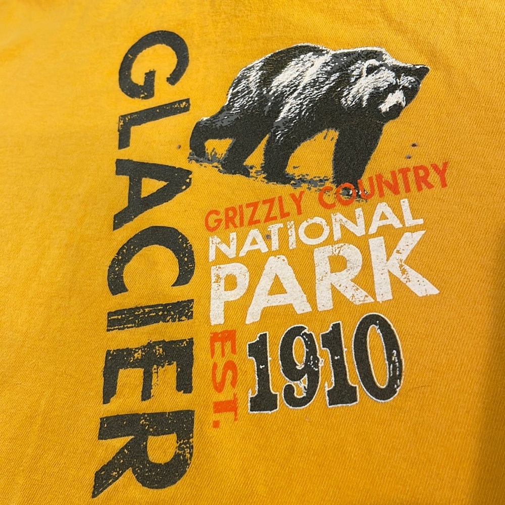 Vintage glacier national Park T-shirt grizzly country youth size M boys girls